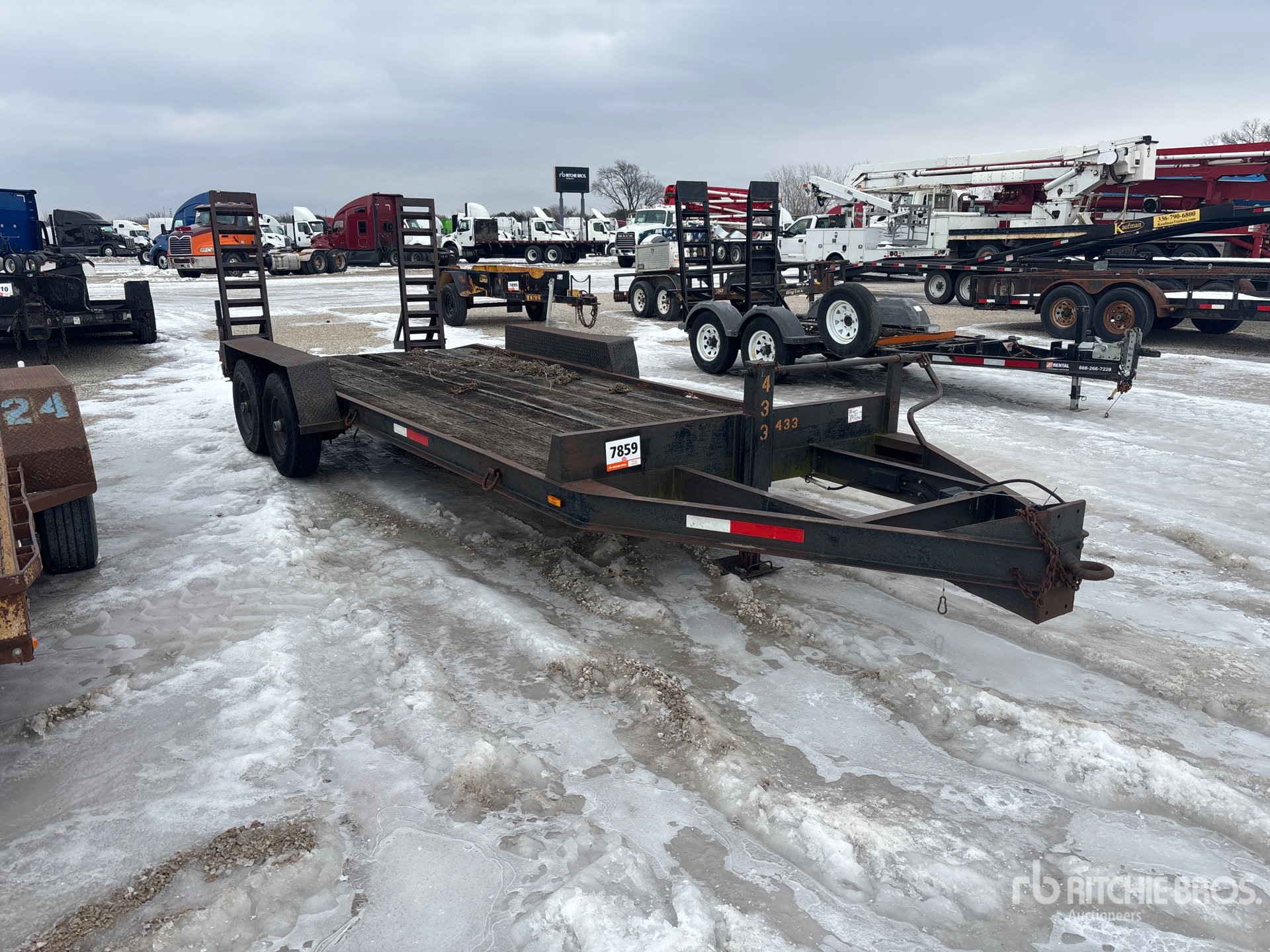 Aspect général with Image, coin arrière droit