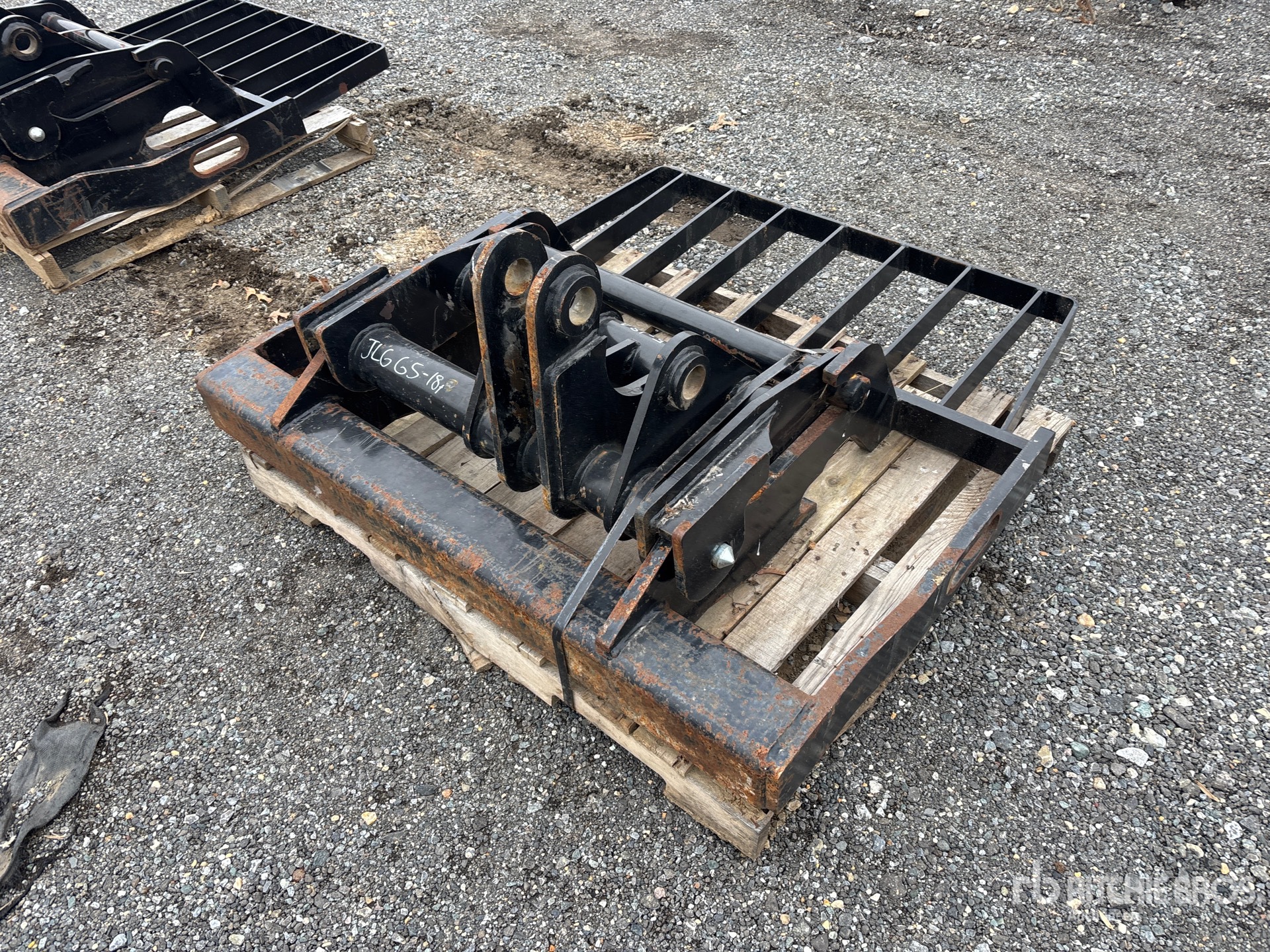 Aspect général with Image, coin arrière droit