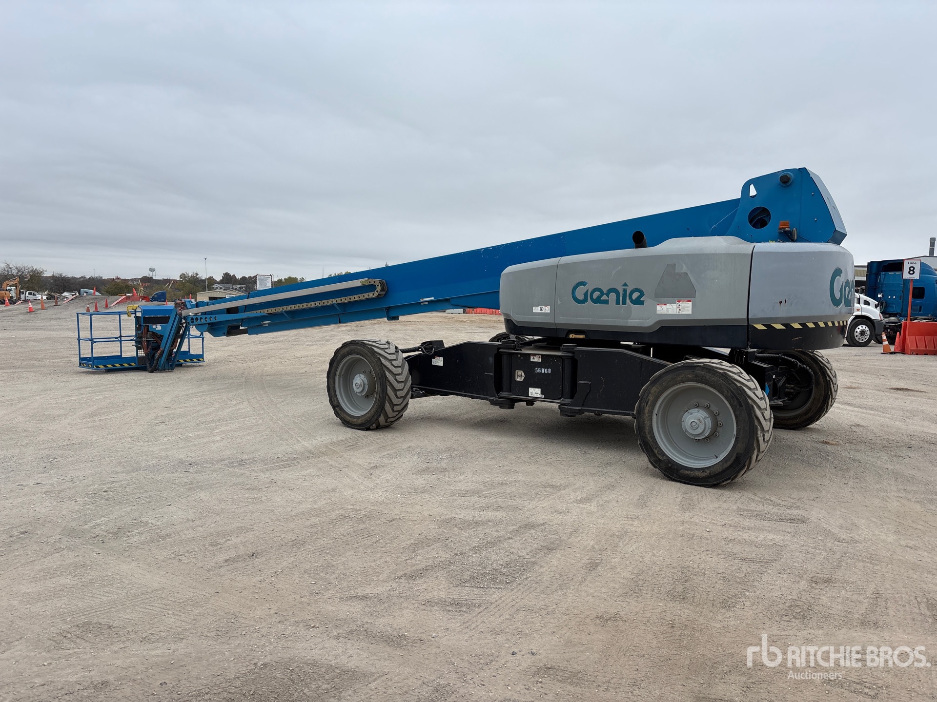 General Appearance with Foto, angolo posteriore sinistro