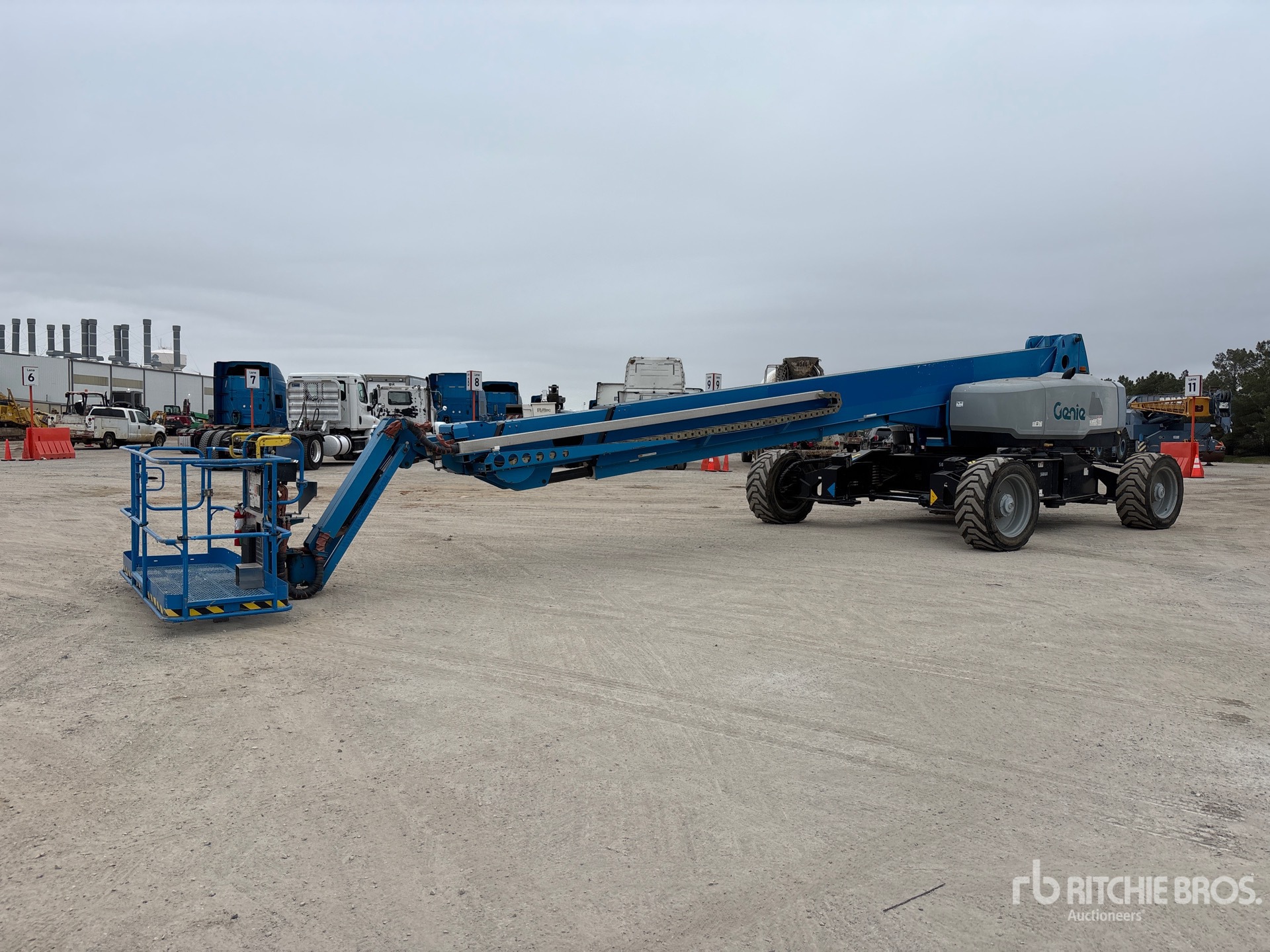 General Appearance with Foto, angolo anteriore sinistro