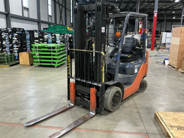 2015 Toyota 8FGCU20 3950 lb Cushion Tire Forklift
