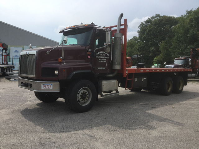 2004 International 5600i T/A Flatbed Truck