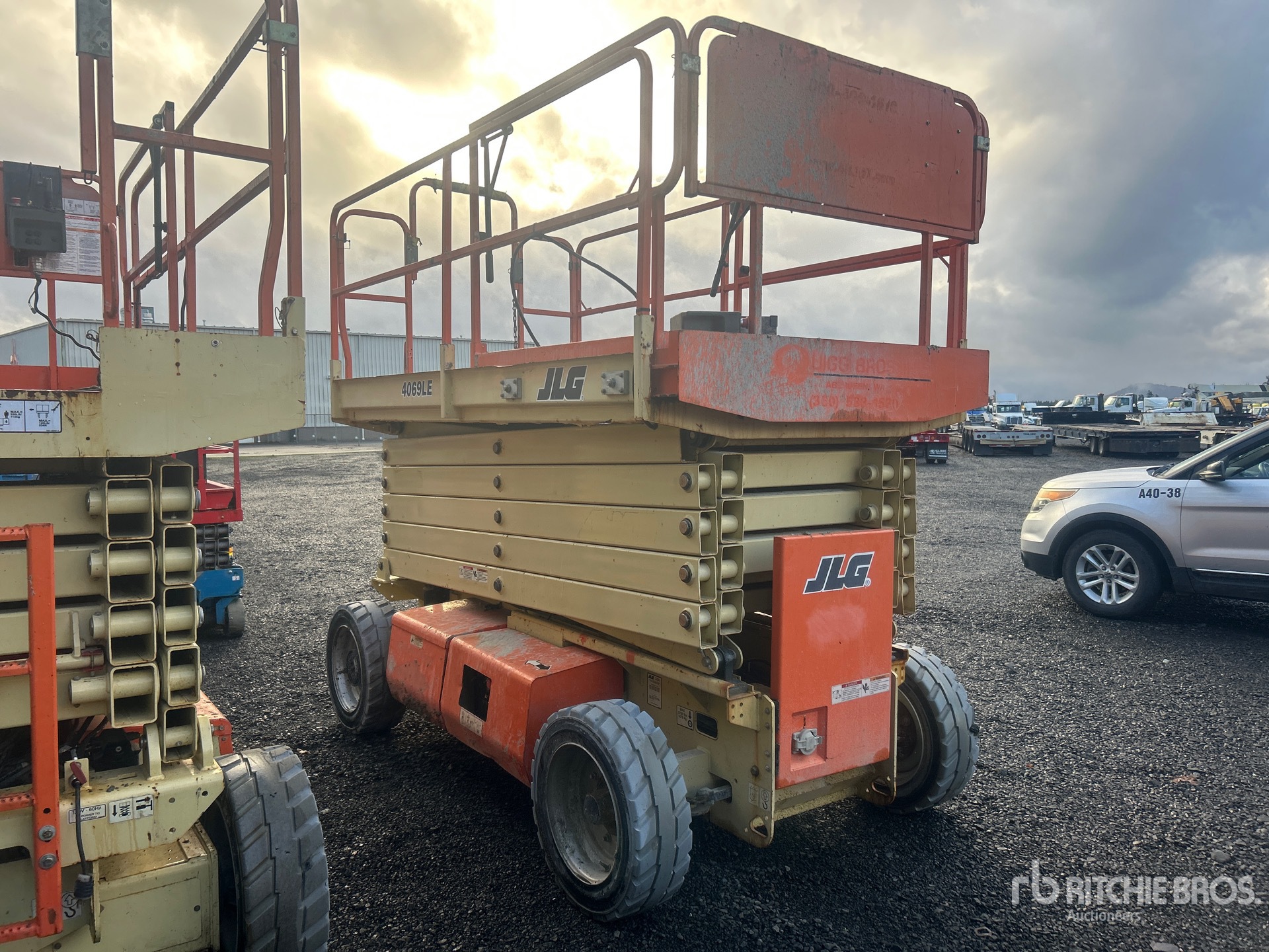 General Appearance with Picture, Right Front Corner