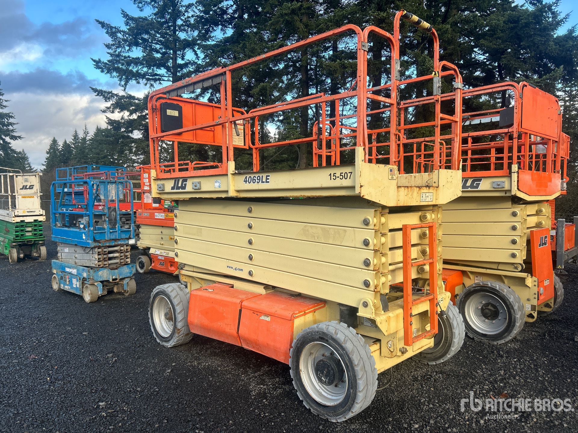 General Appearance with Picture, Left Rear Corner