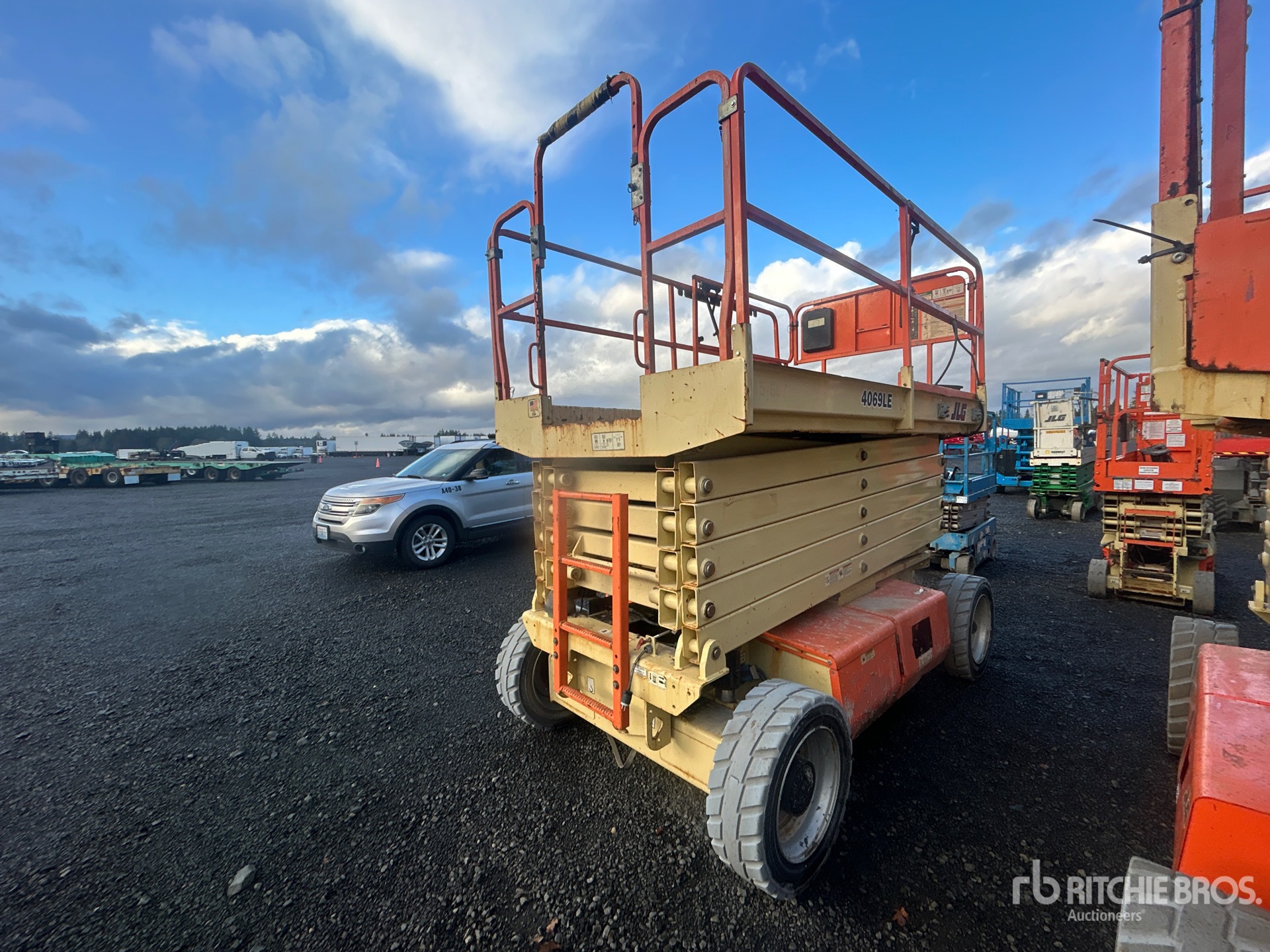 General Appearance with Picture, Right Rear Corner