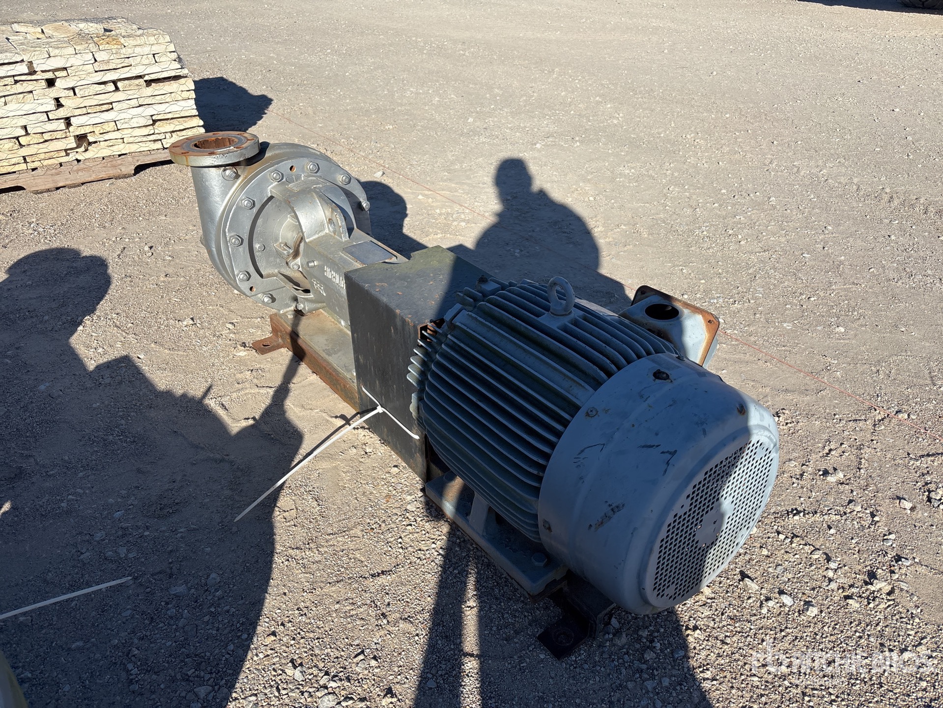 General Appearance with Image, coin avant droit