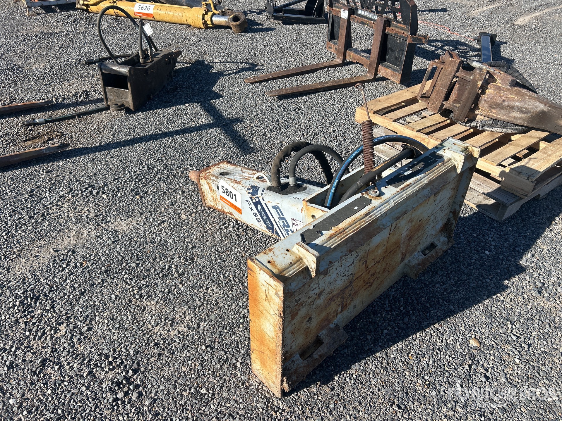 Aspect général with Image, coin arrière droit