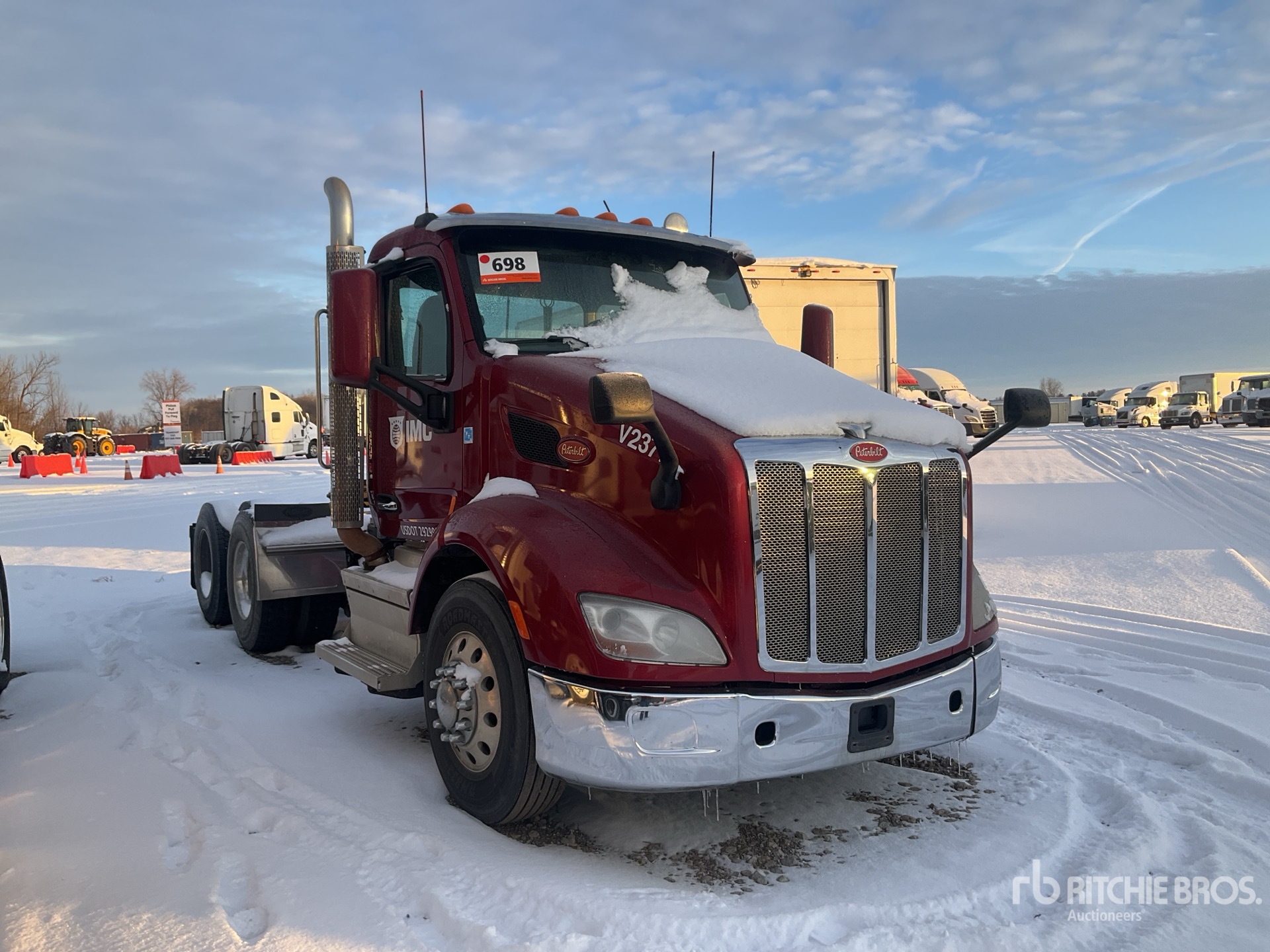 General Appearance with Picture, Right Front Corner