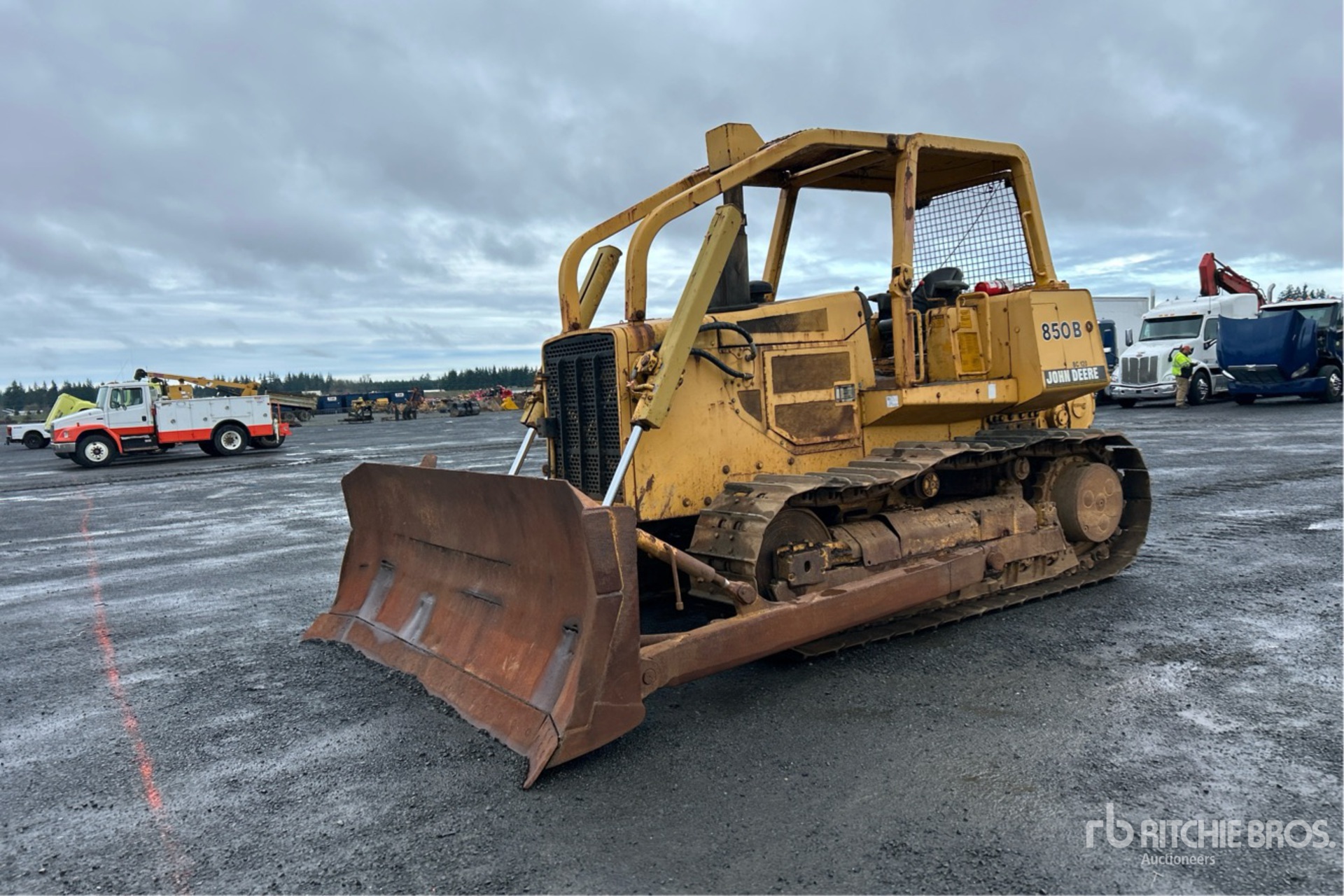 General Appearance with Picture, Left Front Corner