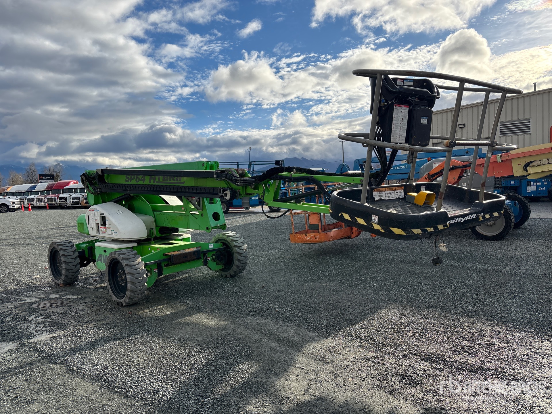 General Appearance with Picture, Right Front Corner