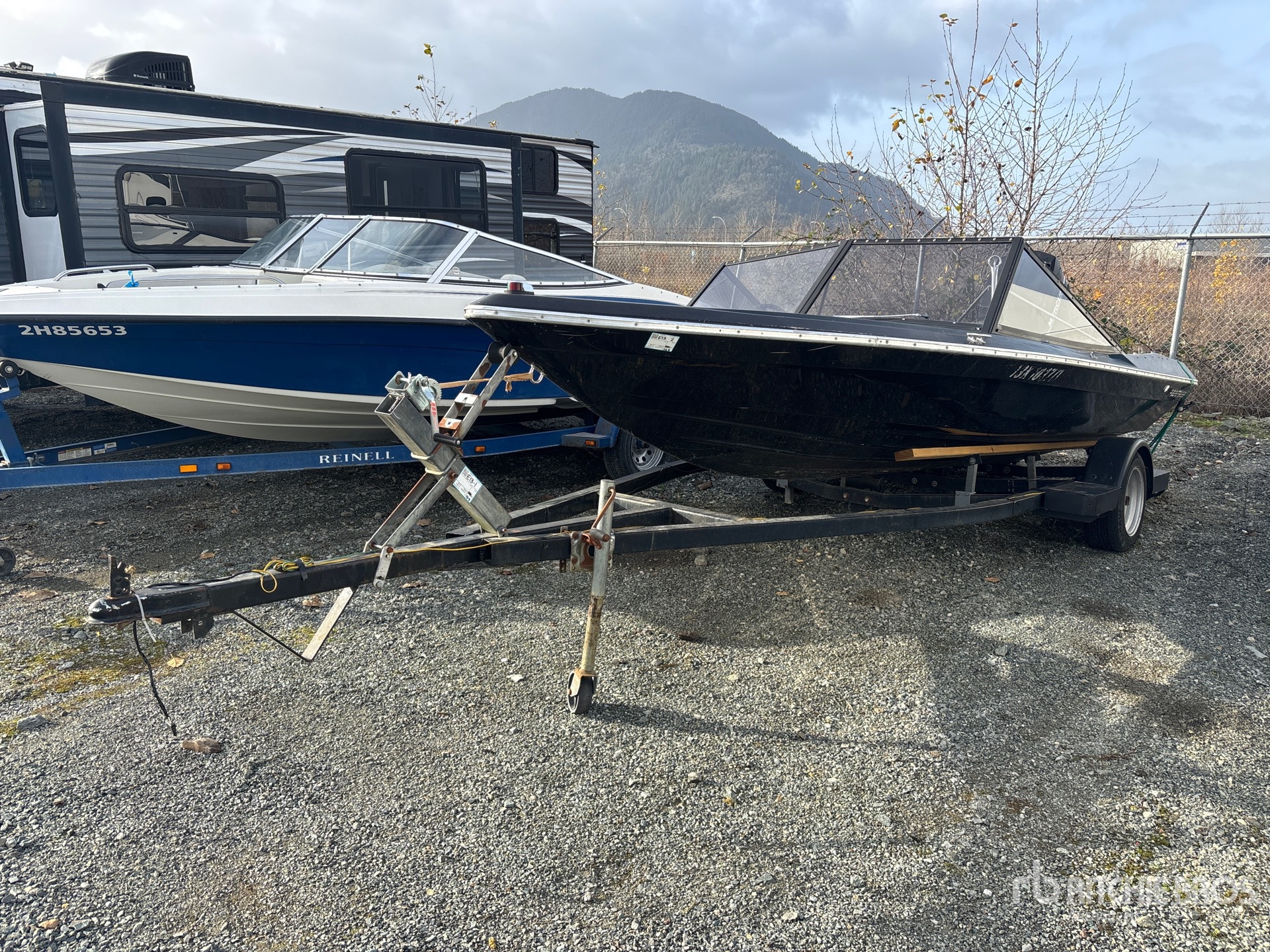 General Appearance with Featured Photo