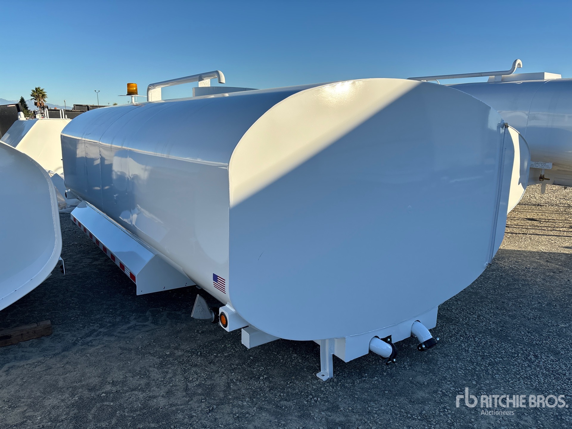 General Appearance with Bild, Ecke vorne rechts