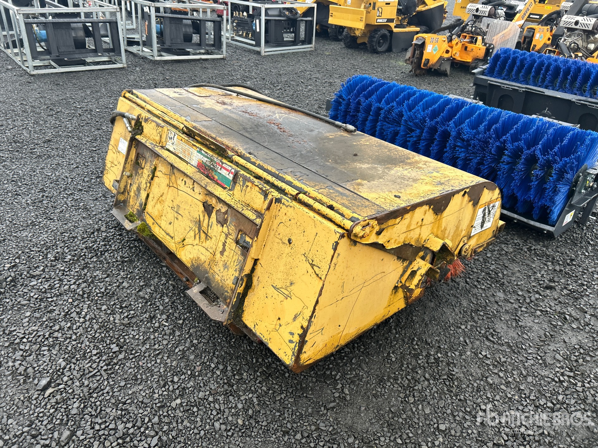 Aspect général with Image, coin arrière droit