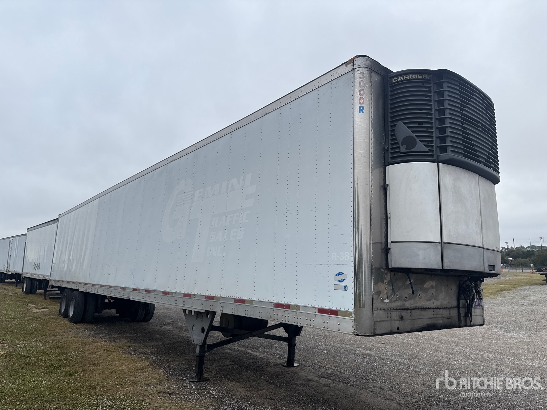 Aspect général with Image, coin avant droit