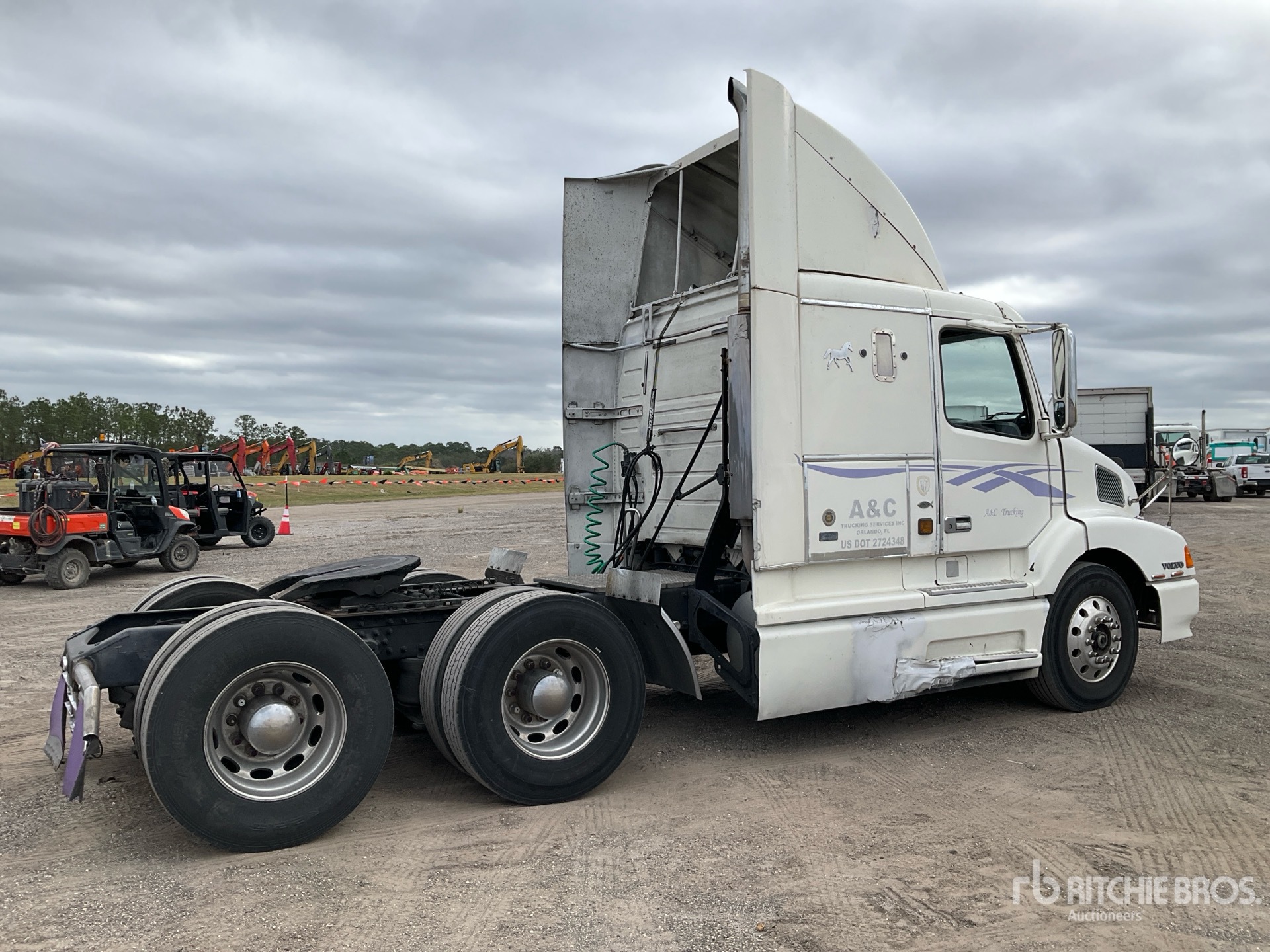 General Appearance with Foto, angolo anteriore sinistro