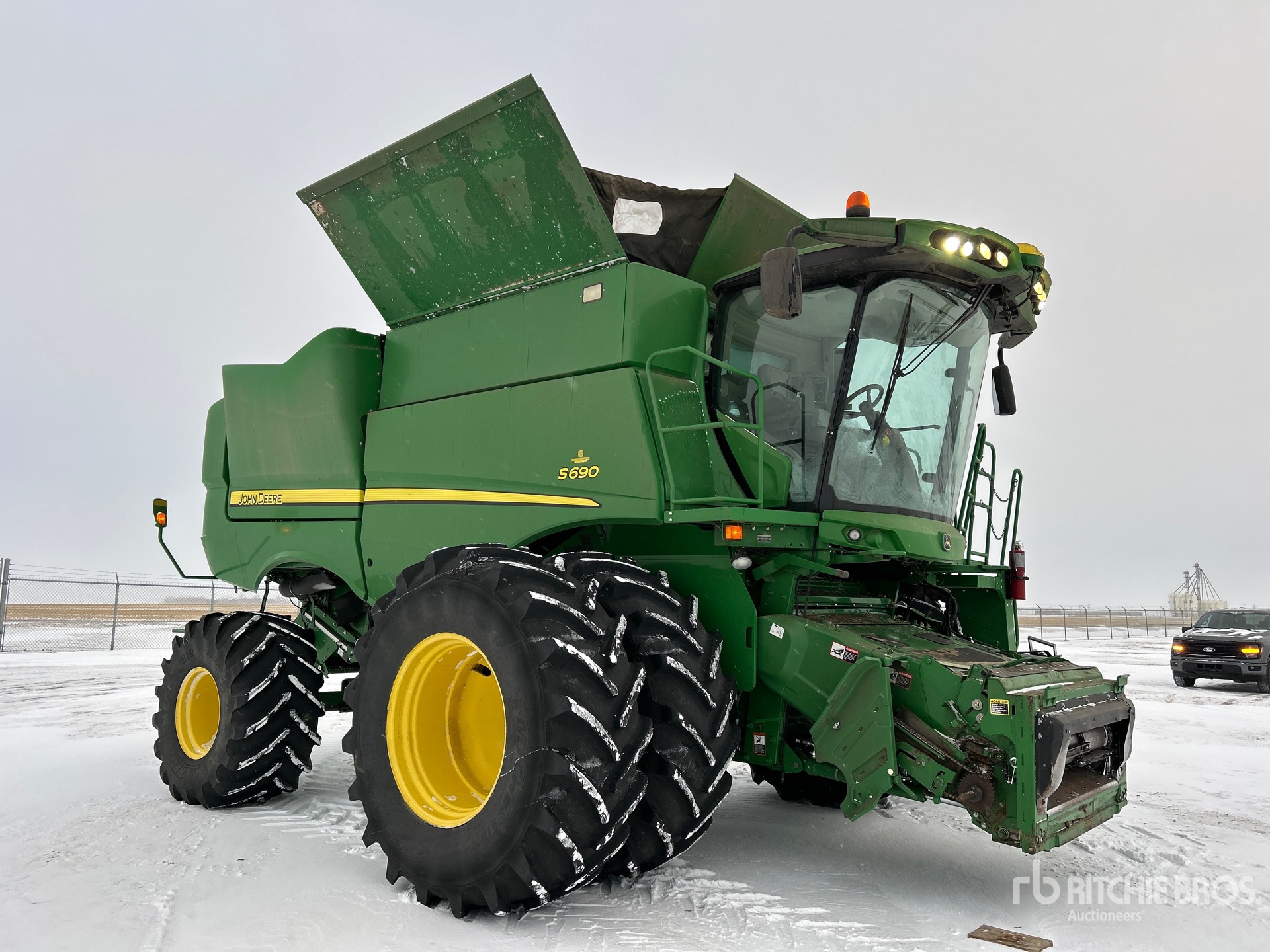 General Appearance with Picture, Right Front Corner