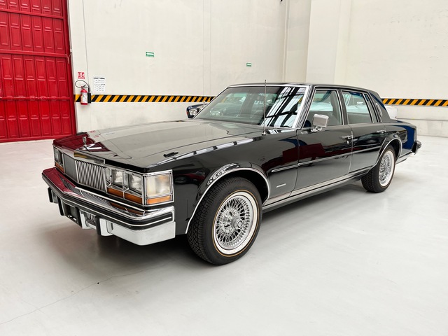 1979 Cadillac Seville Automovil / Automobile