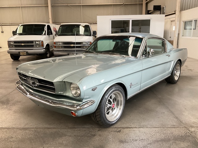 1965 Ford Mustang Automovil / Automobile
