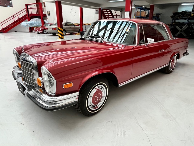 1970 Mercedes Benz 280SE Automovil (INOPERABLE) / Automobile (Inoperable)