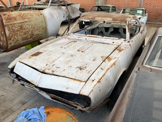 1968 Chevrolet Camaro Automovil (Solo Partes) / Parts Only Automobile (Inoperable)