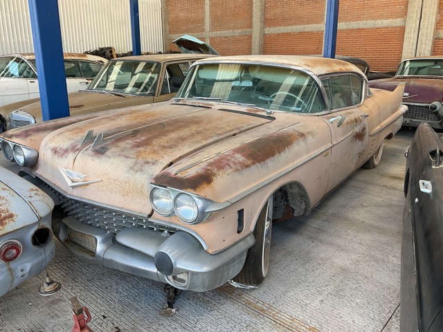 1958 Cadillac Series 62 De Ville Automovil (Solo Partes) / Parts Only Automobile (Inoperable)