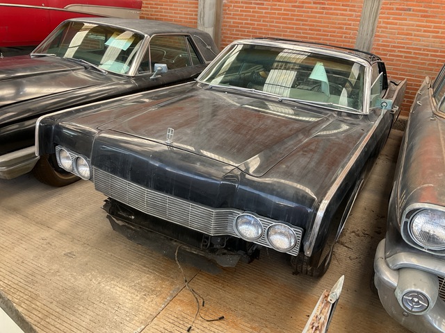 1967 Lincoln Continental Automovil (Solo Partes) / Parts Only Automobile (Inoperable)
