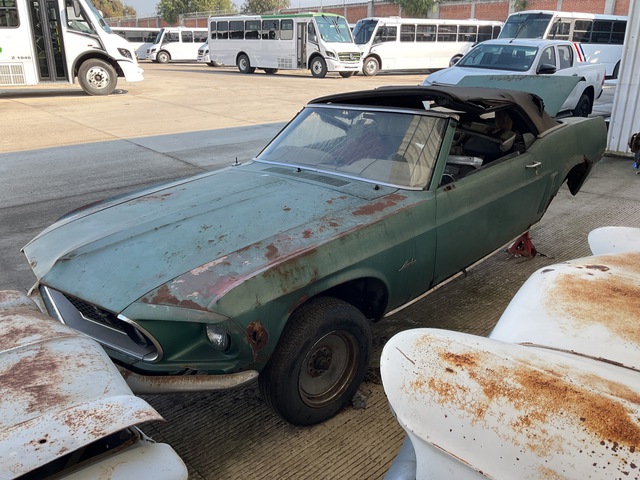 1969 Ford MUSTANG Automovil (Solo Partes) / Parts Only Automobile (Inoperable)
