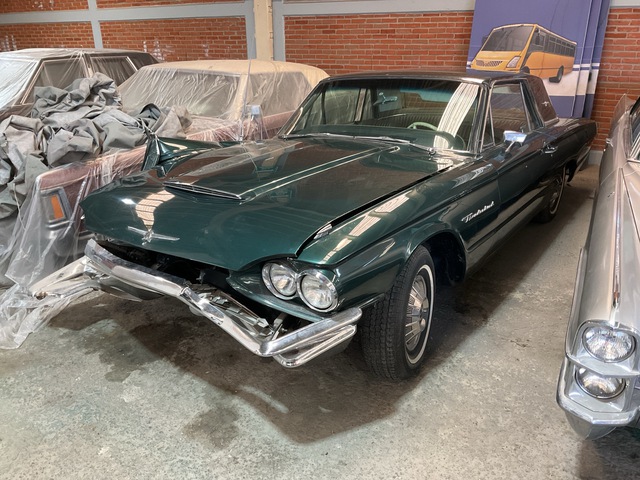 1964 Ford Thunderbird Automovil (Solo Partes) / Parts Only Automobile (Inoperable)