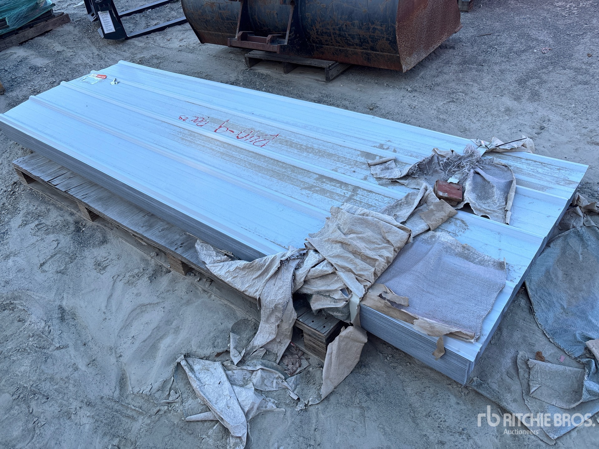 Aspect général with Image, coin arrière droit