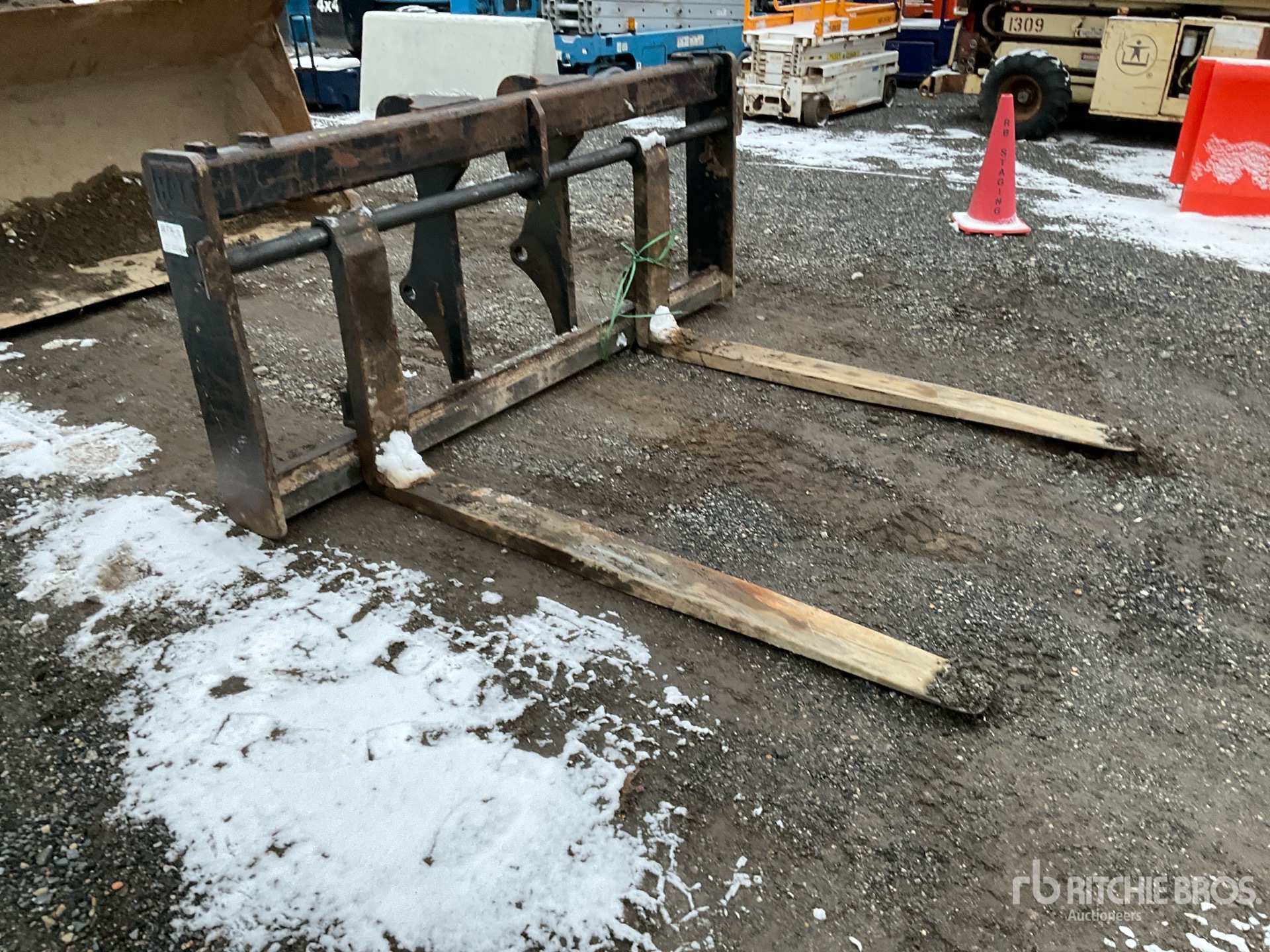 General Appearance with Picture, Right Front Corner