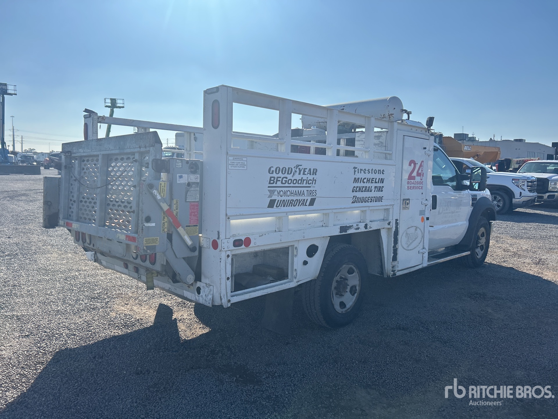 General Appearance with Bild, Ecke hinten rechts