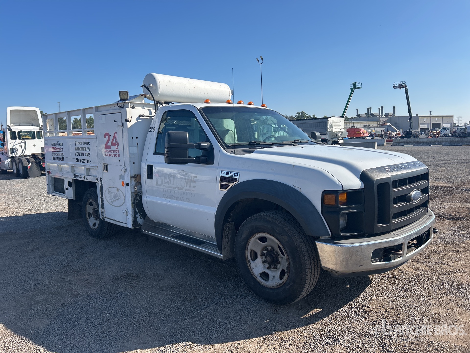 General Appearance with Bild, Ecke vorne rechts