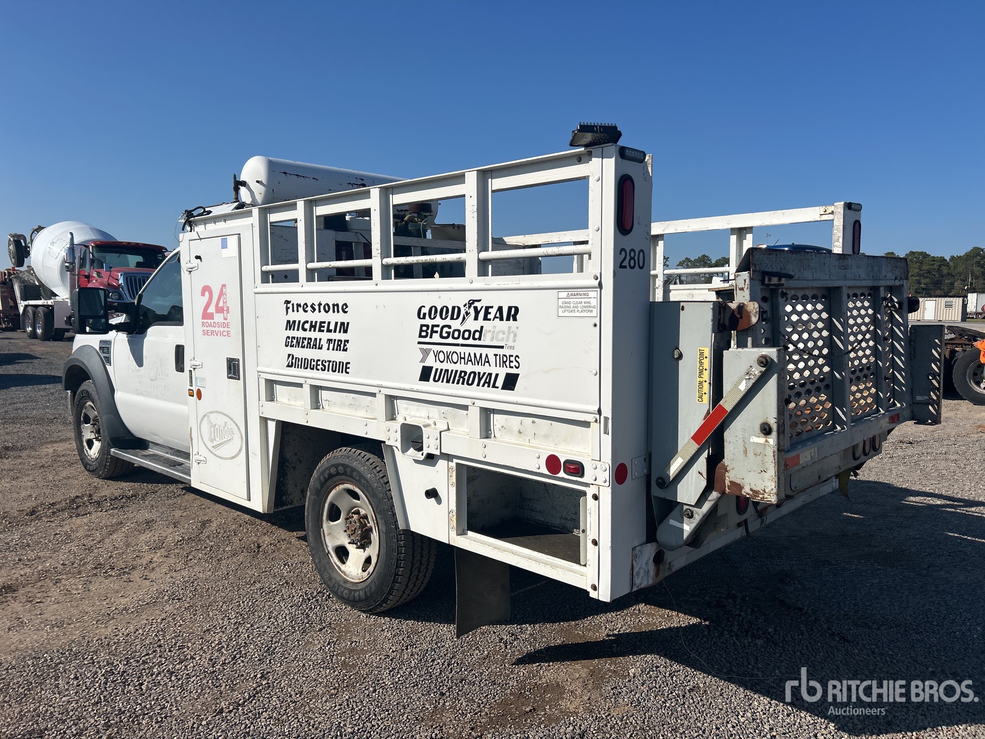 General Appearance with Bild, Ecke hinten links