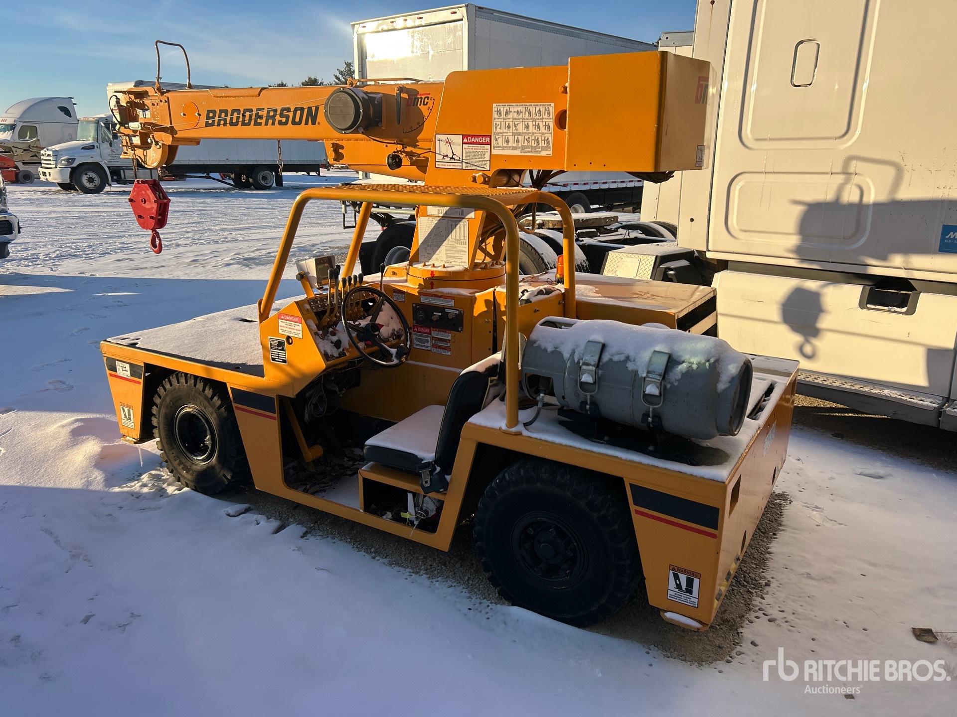 General Appearance with Foto, angolo posteriore sinistro