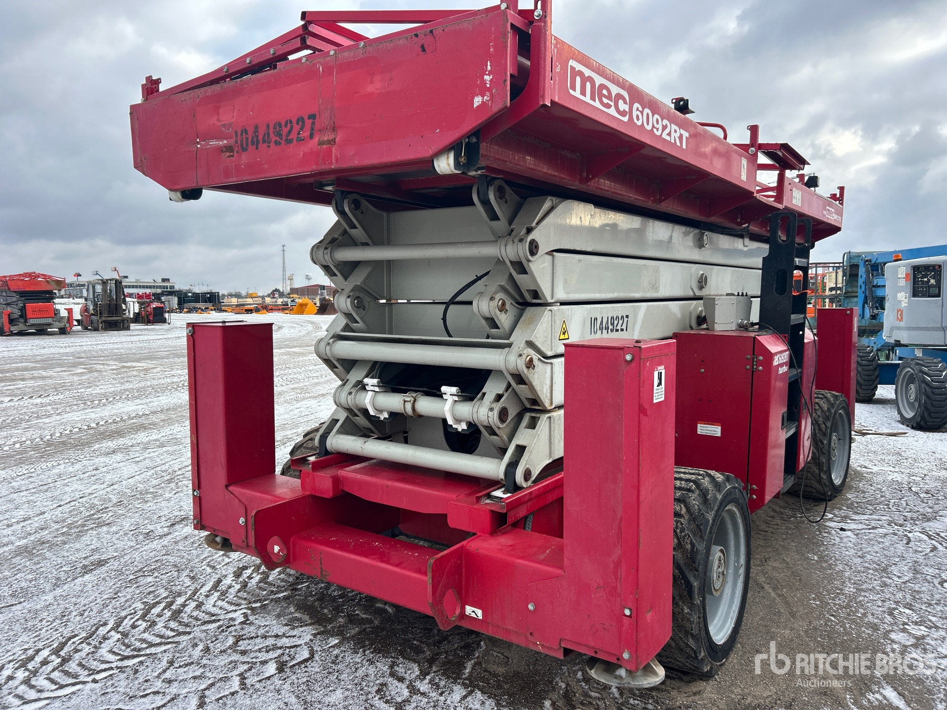 General Appearance with Imagen: esquina trasera derecha