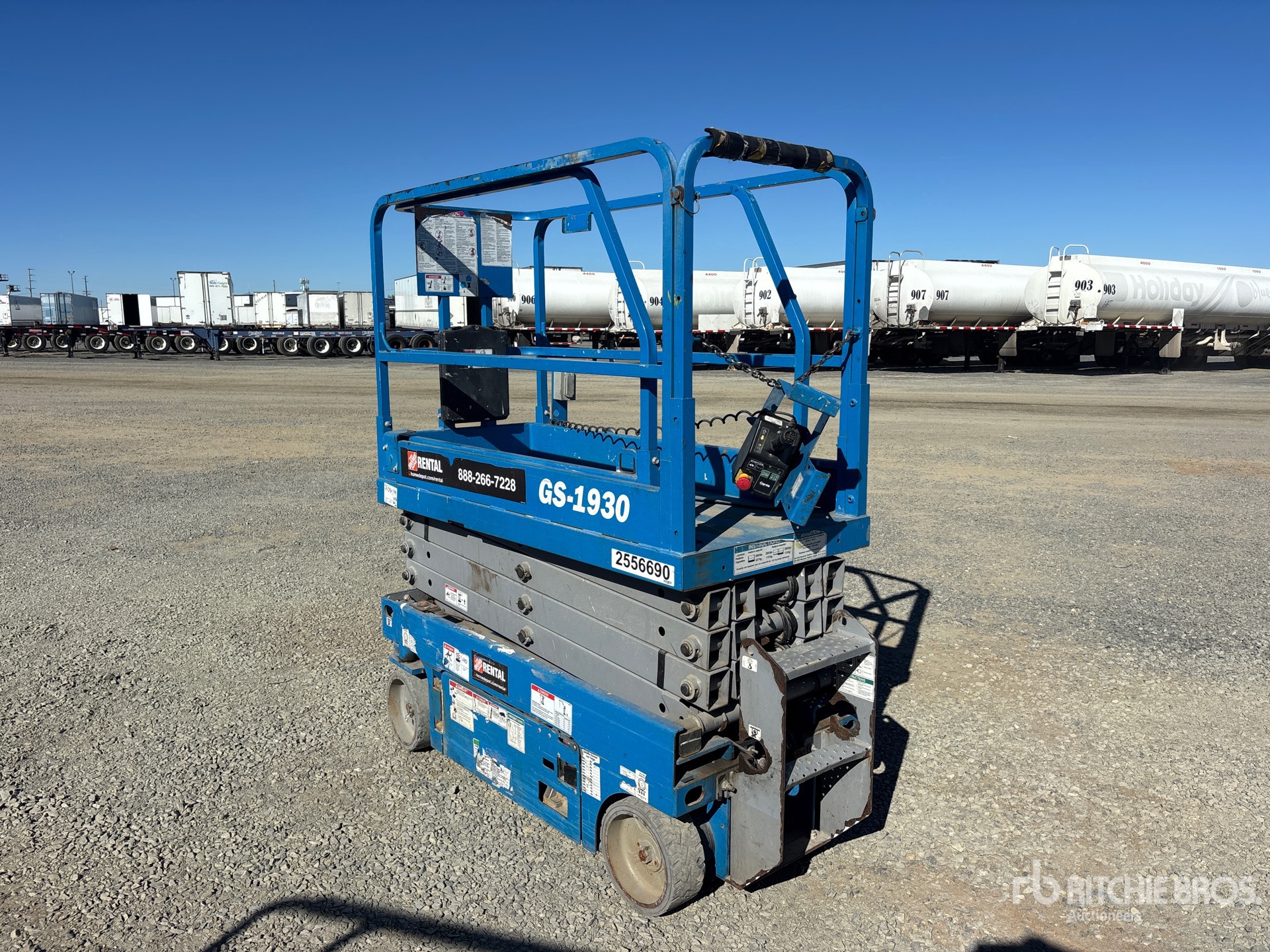 General Appearance with Picture, Left Rear Corner