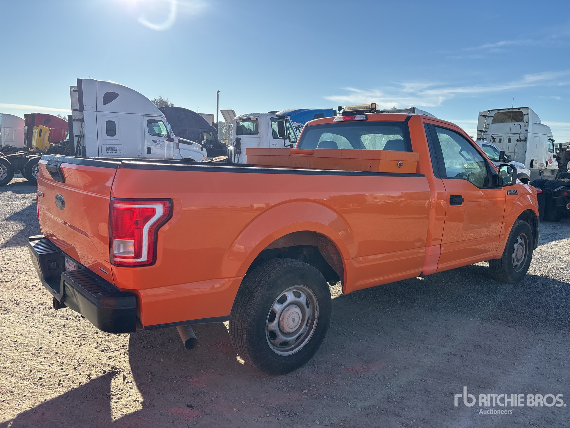 General Appearance with Foto, angolo anteriore sinistro