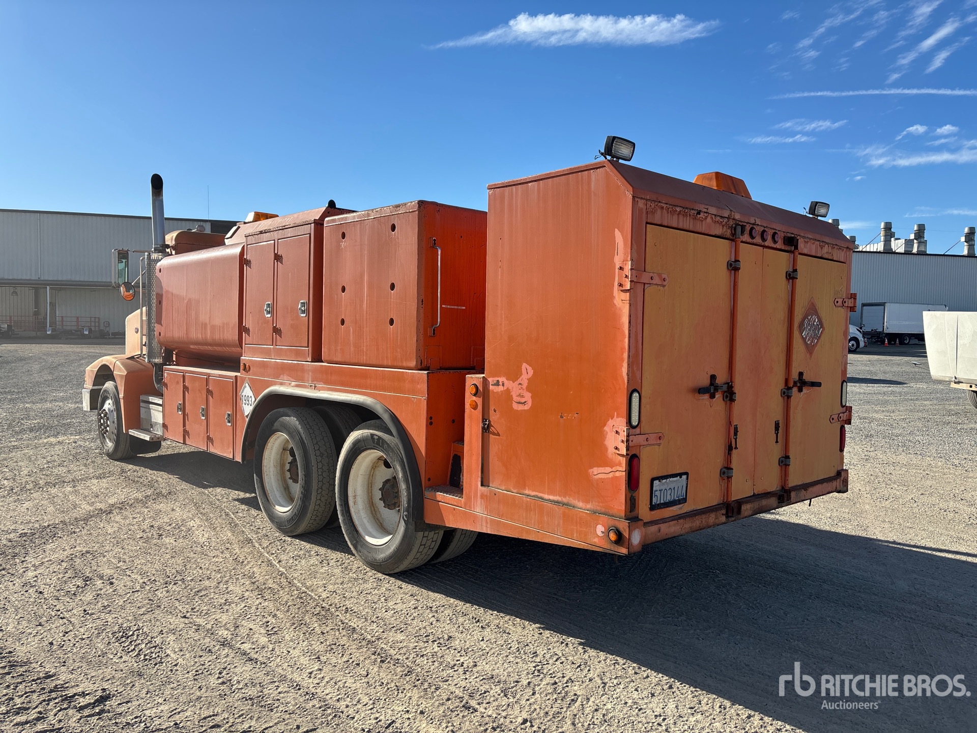 General Appearance with Foto, angolo posteriore sinistro