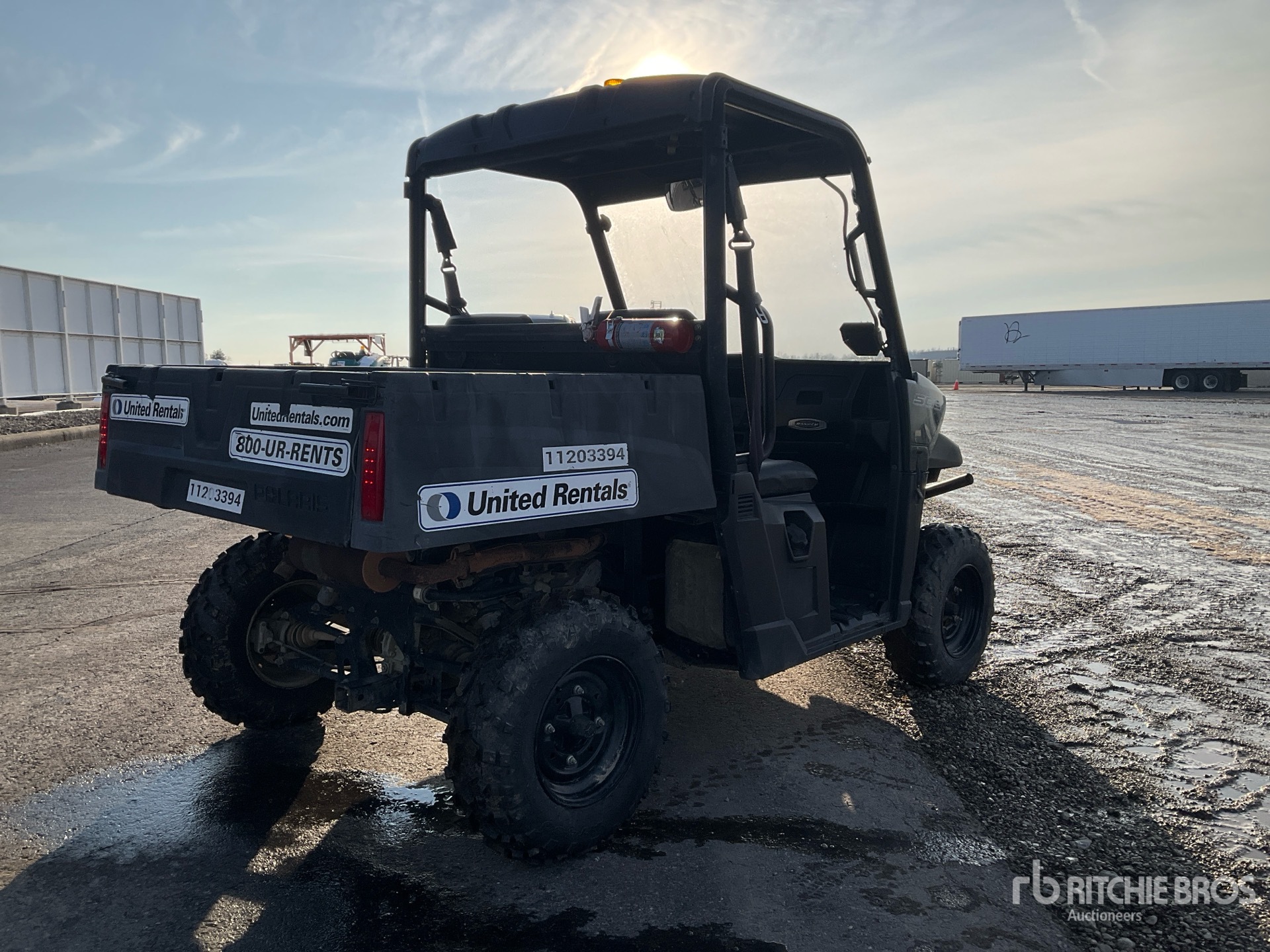 Aspect général with Image, coin arrière droit