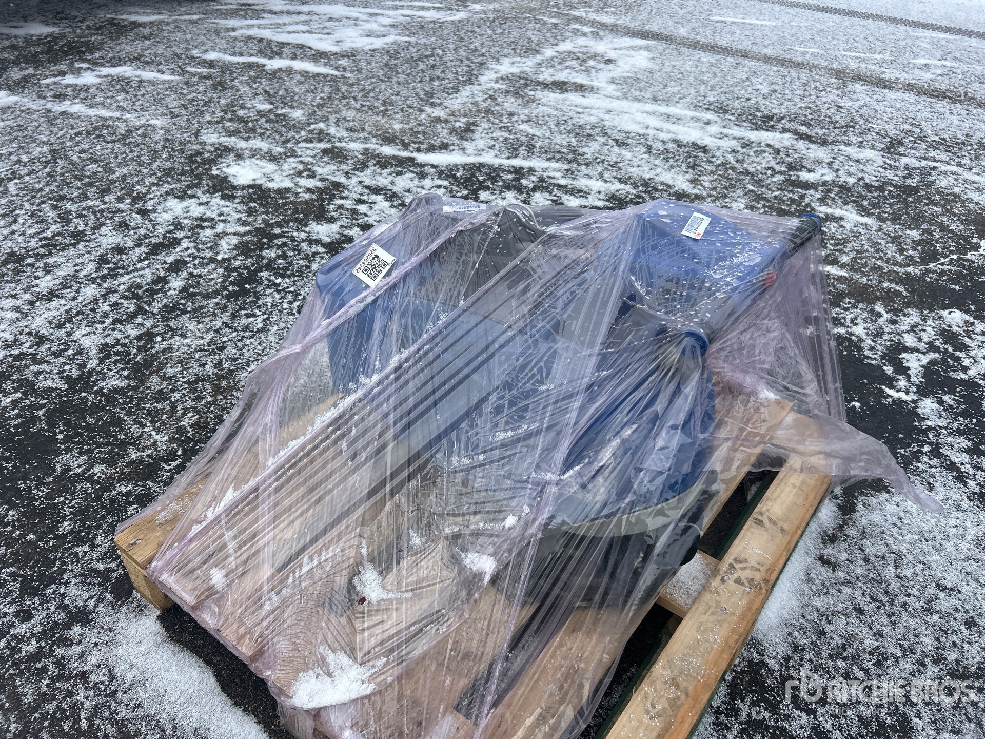 Aspect général with Image, coin arrière droit