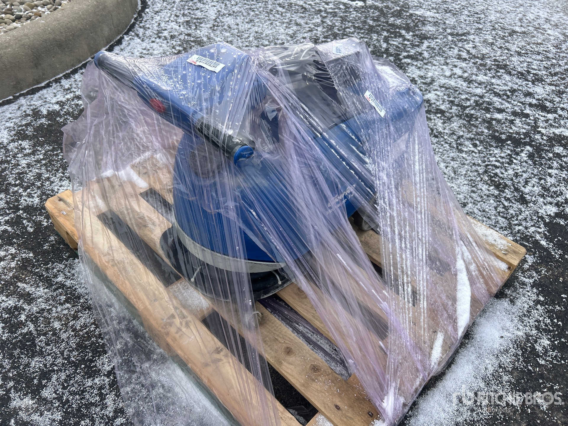 Aspect général with Image, coin avant droit