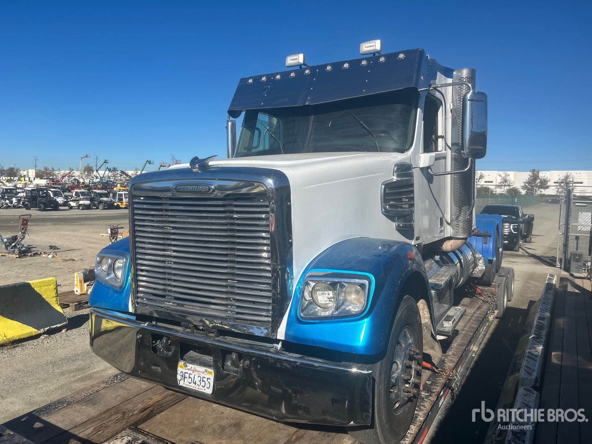 2012 Freightliner Coronado 122SD