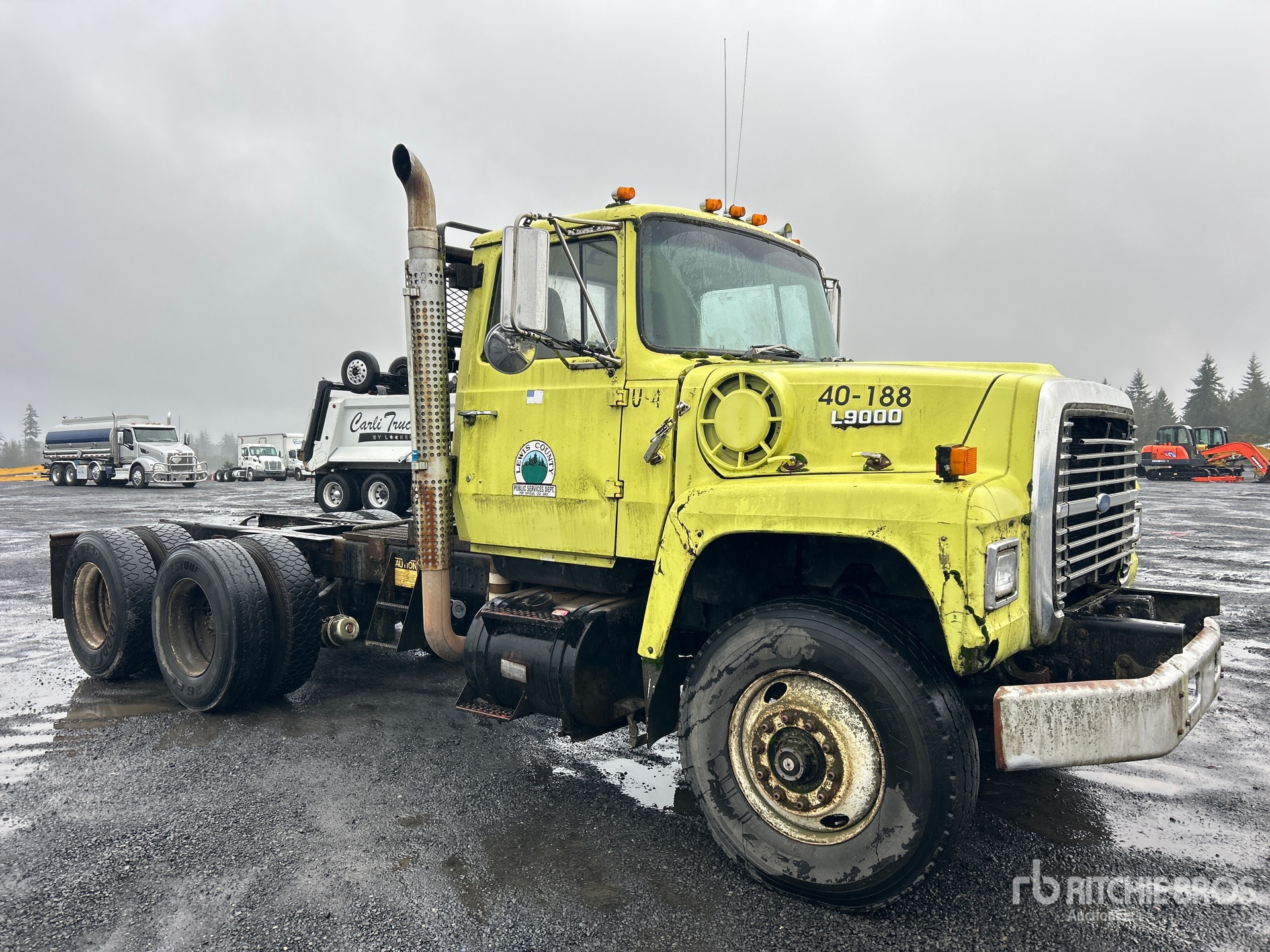 Aspect général with Image, coin avant droit