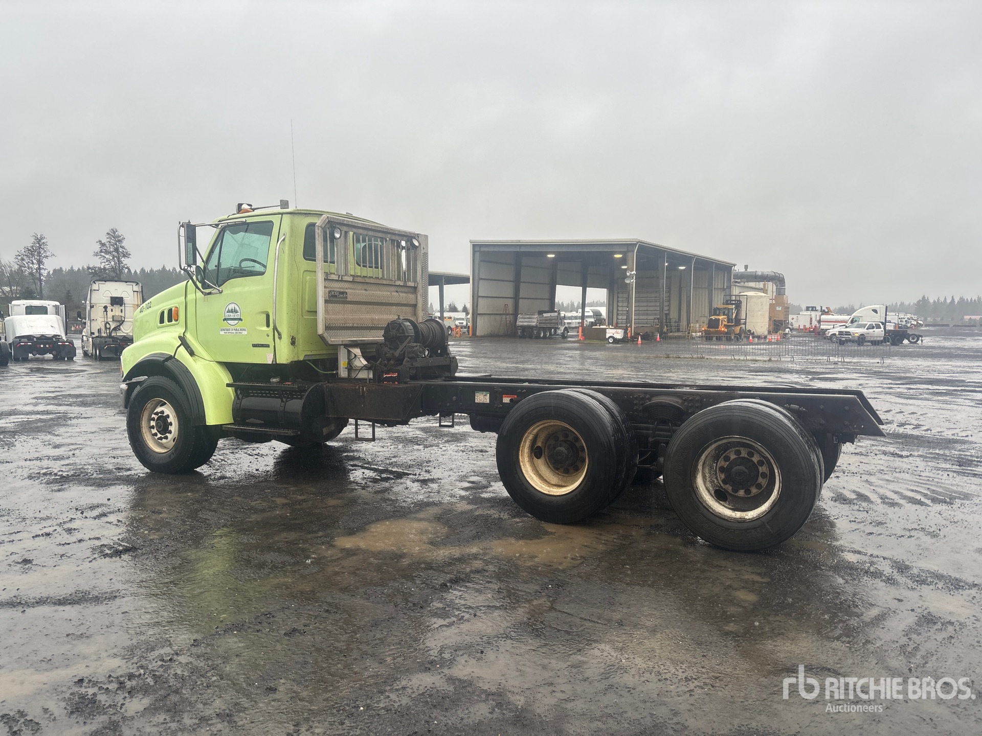 General Appearance with Picture, Left Rear Corner