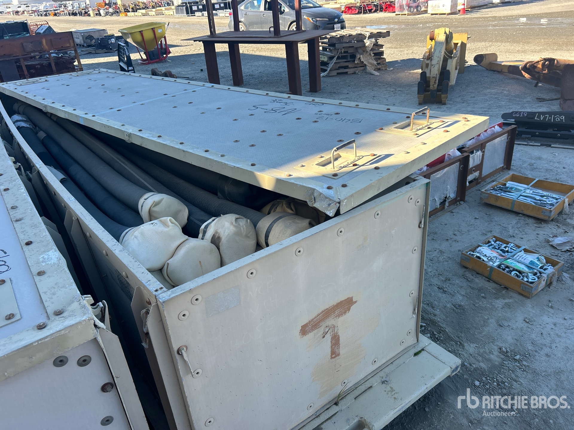 General Appearance with Foto, angolo anteriore sinistro