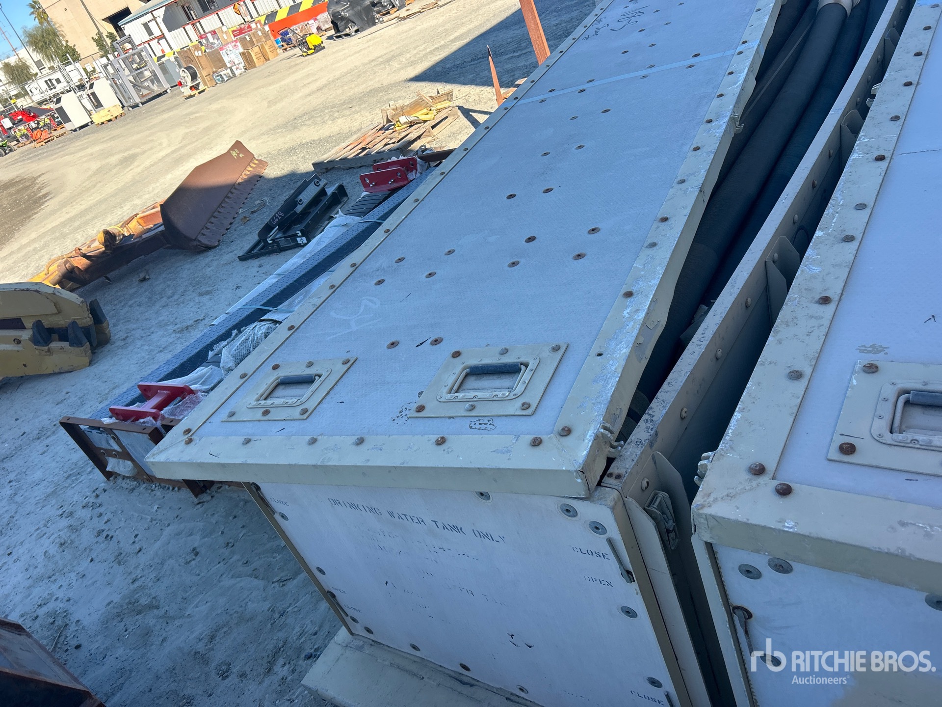 General Appearance with Foto, angolo anteriore destro