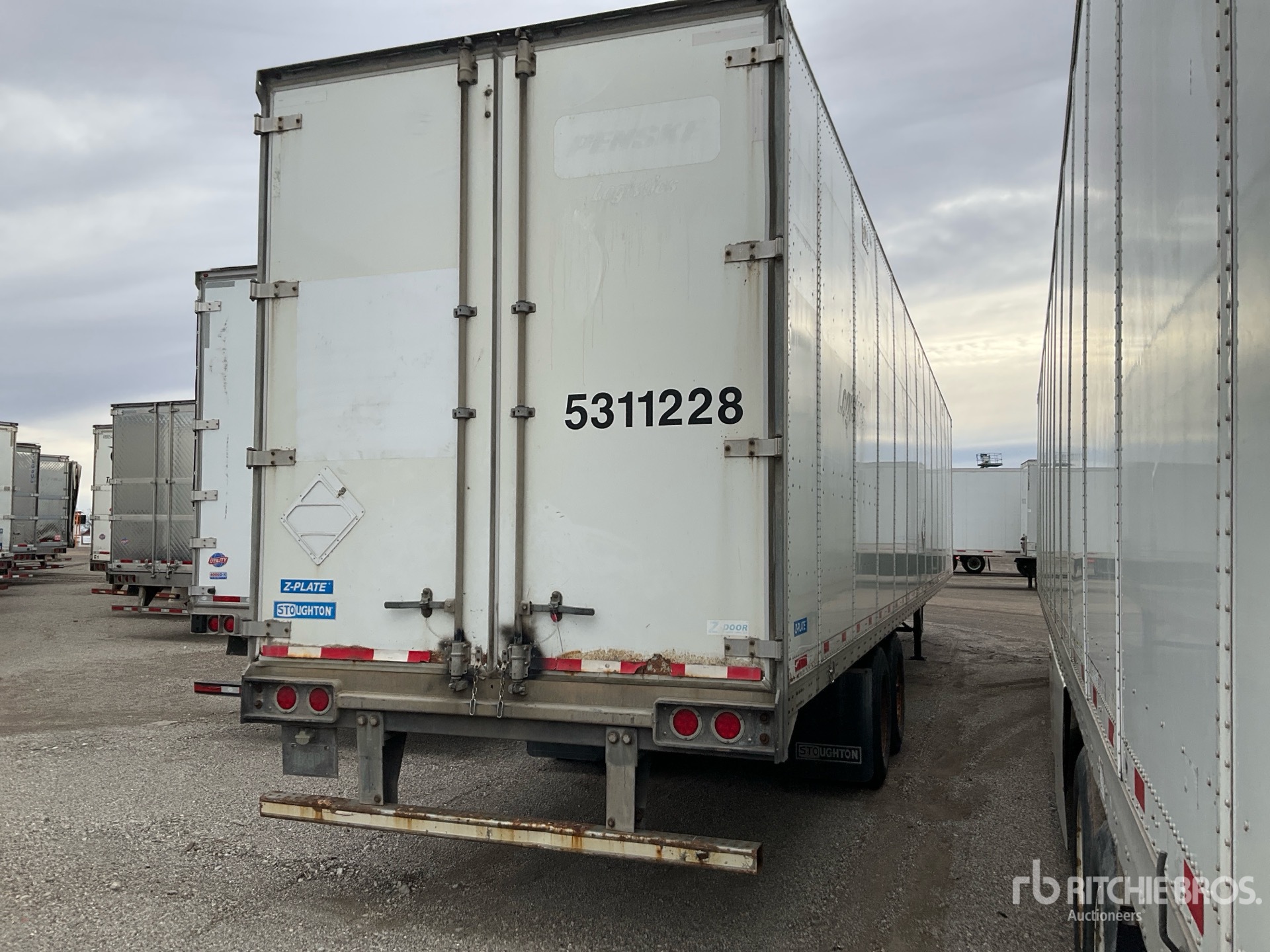 Aspect général with Image, coin arrière droit