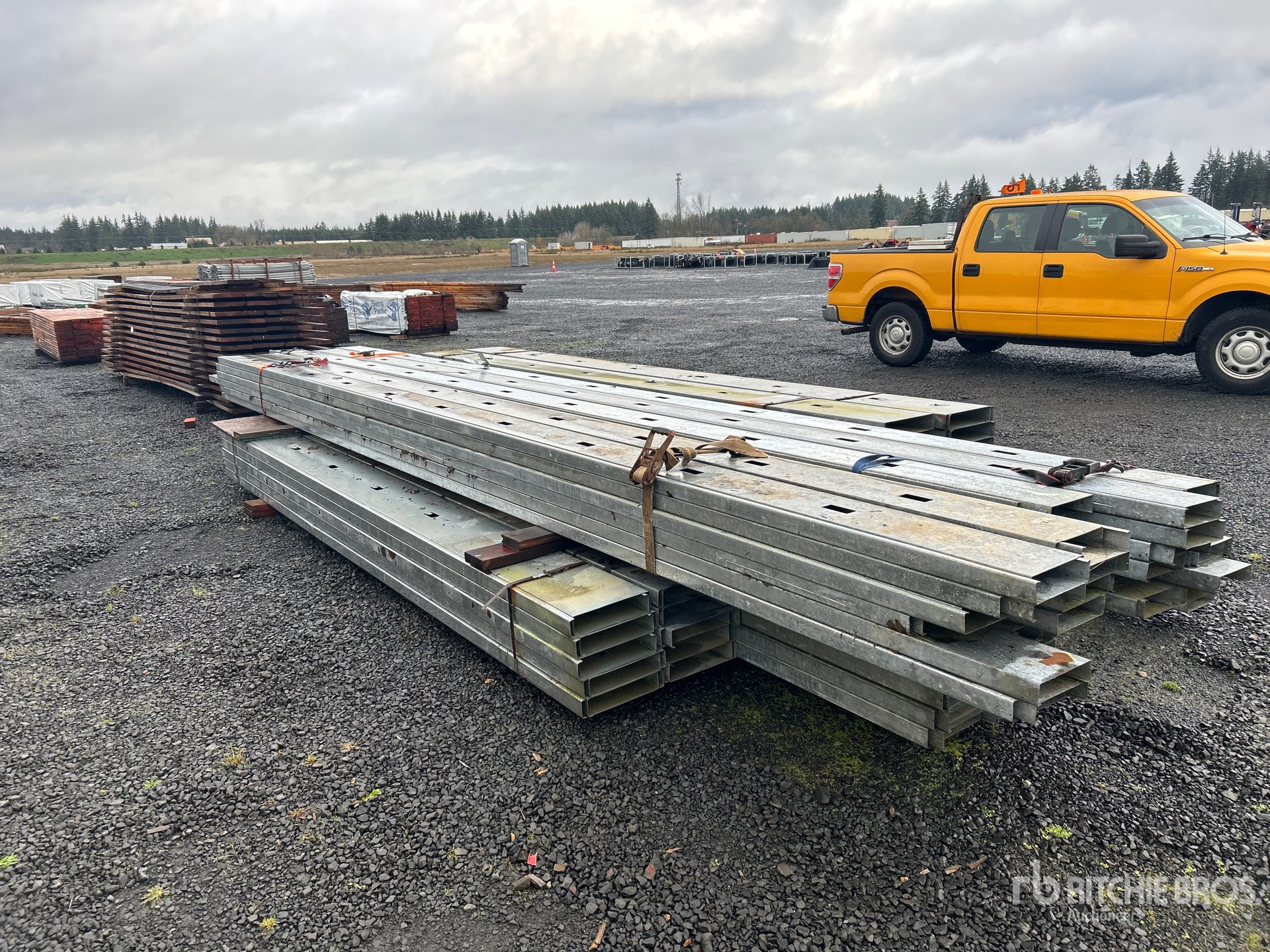 Aspect général with Image, coin avant droit