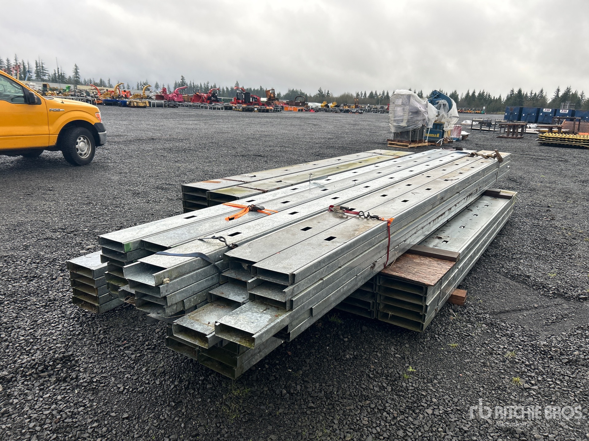 Aspect général with Image, coin arrière droit