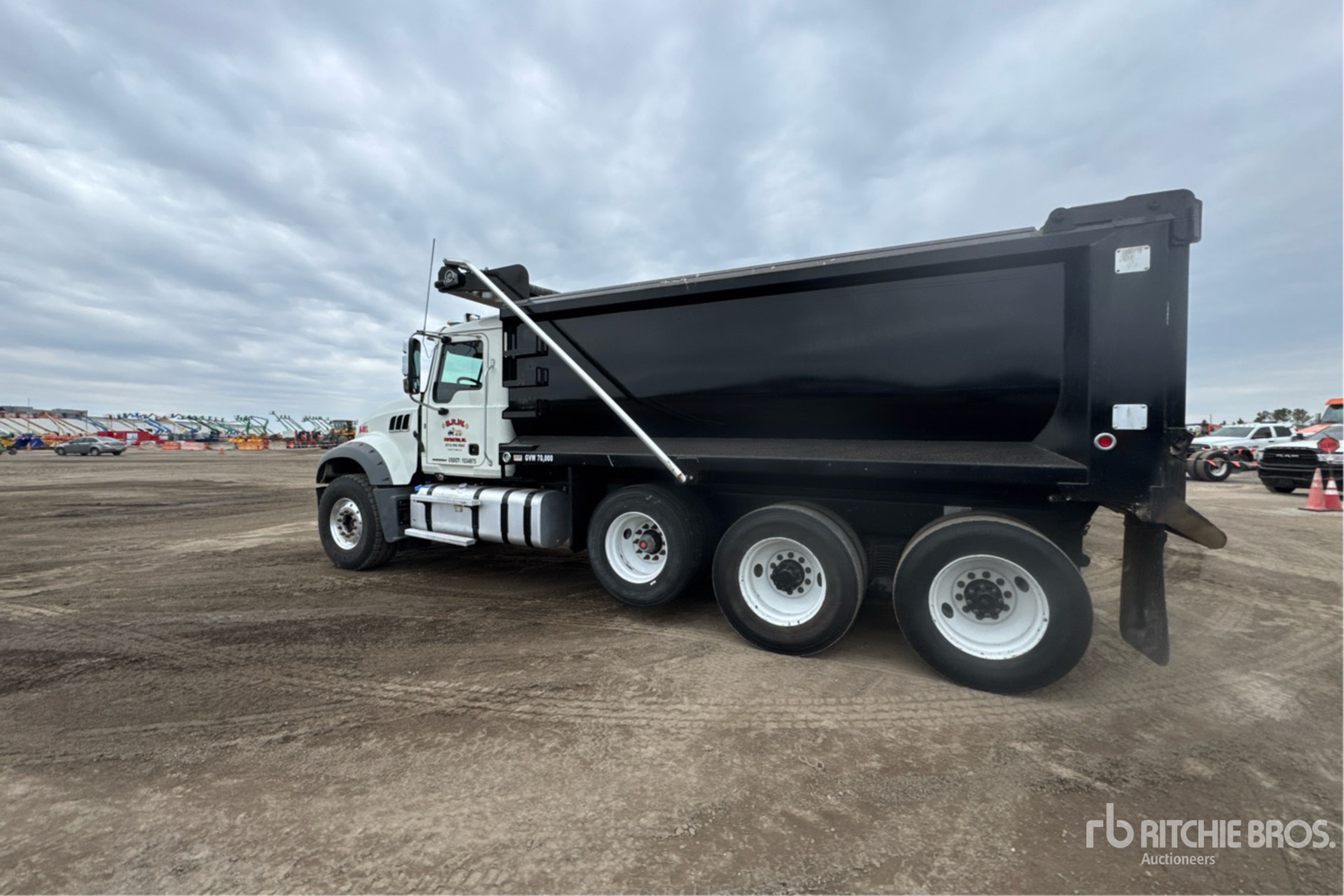 General Appearance with Imagen: esquina trasera izquierda